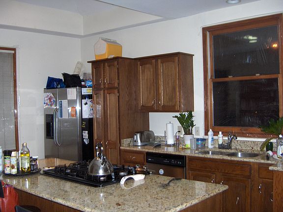 5th image of 423 N College Ave