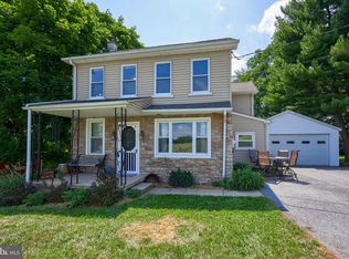 204 Cedar Dr, Leola, PA 17540