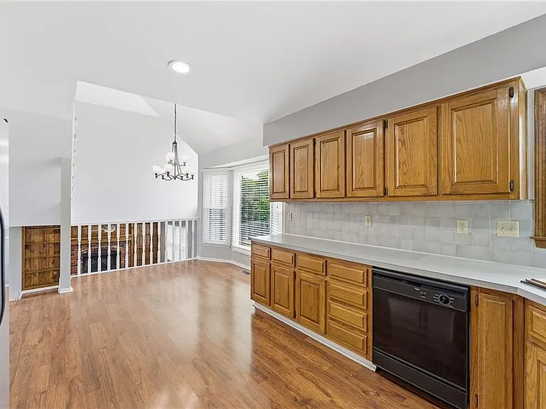 11811 Slater St — Photo 6
