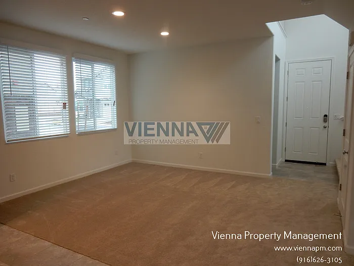 1271 Goldenrod Way — Photo 5