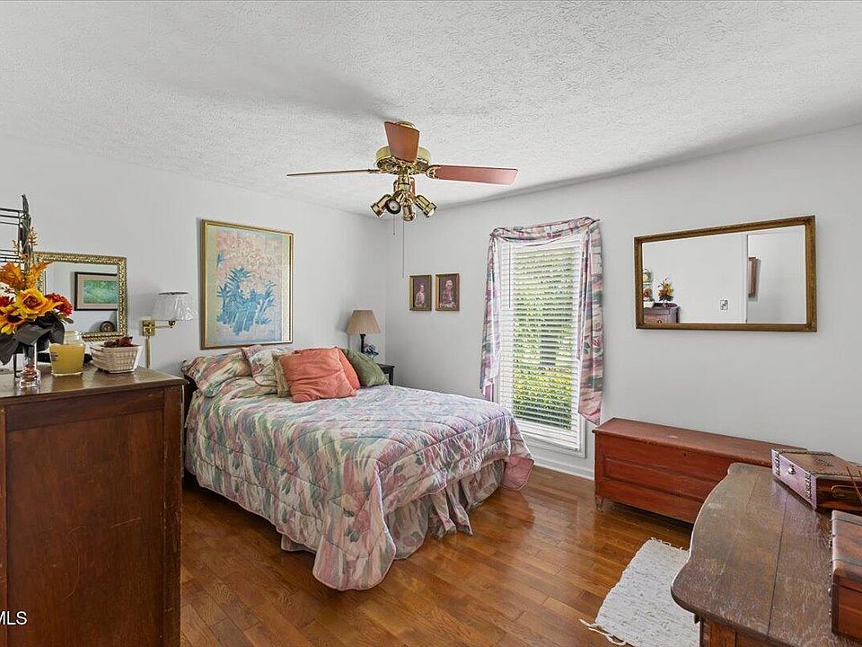 37th image of 628 Christian Bend Rd