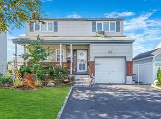 24 Irving Ave, Freeport, NY 11520