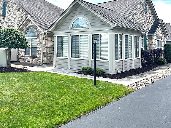 2nd image of 301 River Glen Dr NE