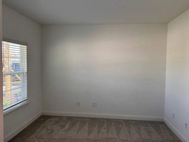 40 Dollar Ct — Photo 5