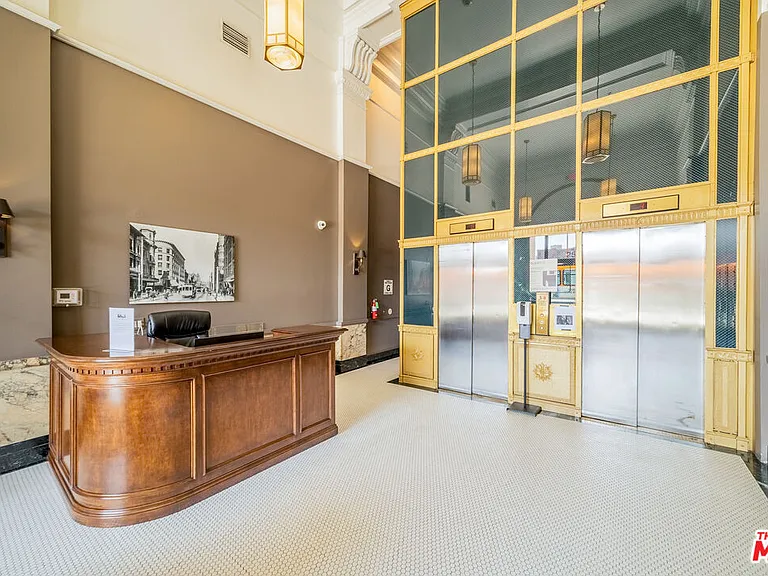 257 S Spring St #2B — Photo 11