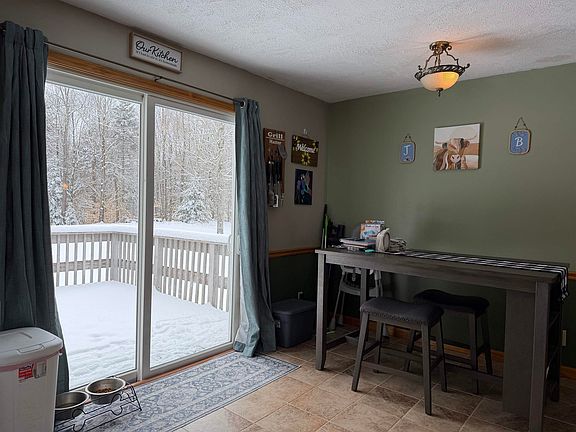 5th image of 596 Gulf Rd