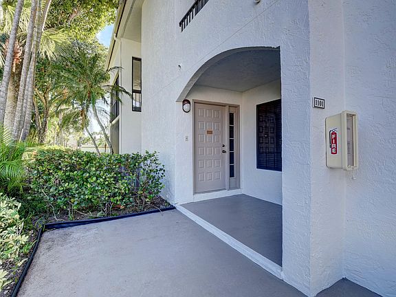 2nd image of 7485 Glendevon Ln APT 1101