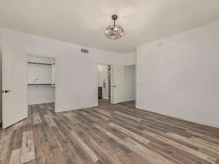 15221 N Clubgate Dr #1110 — Photo 8