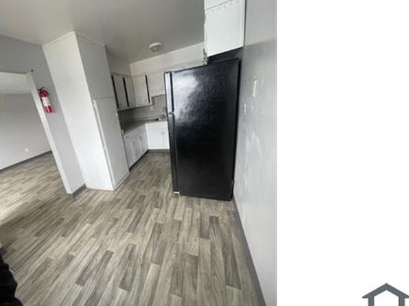 132 General Arnold St NE