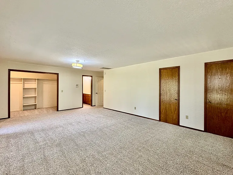 428 Sundance Ln — Photo 32