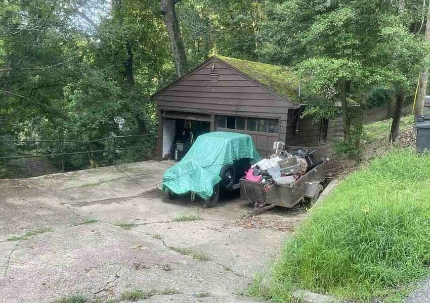 2nd image of 635 Wood Rd