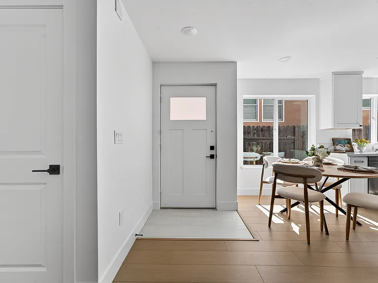 2710 T St #1 — Photo 7