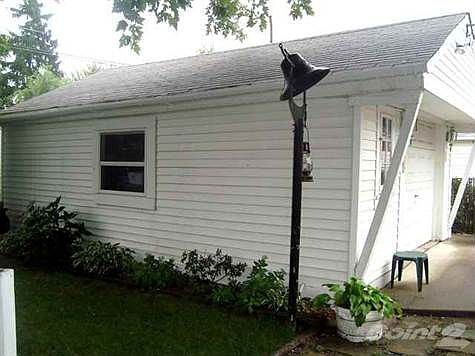 2nd image of 918 Highland Ave