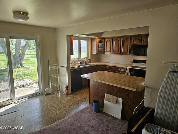 5th image of 321 W North St