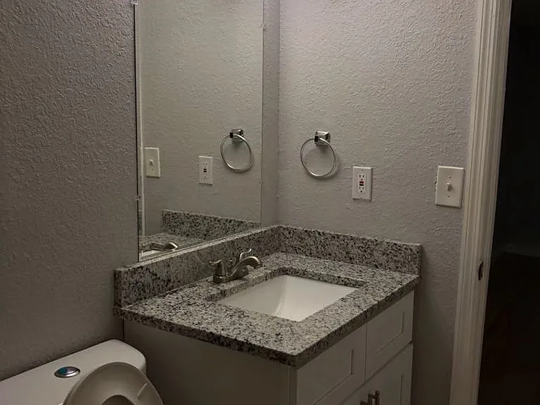 355 Weathersfield Ave — Photo 2