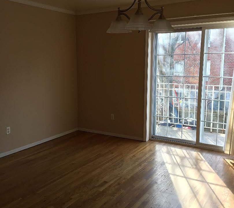 1st image of 269 Davis Ave #2