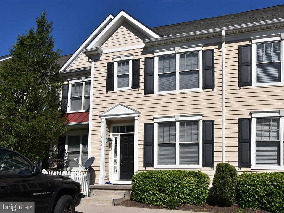 1st image of 18761 Bethpage Dr