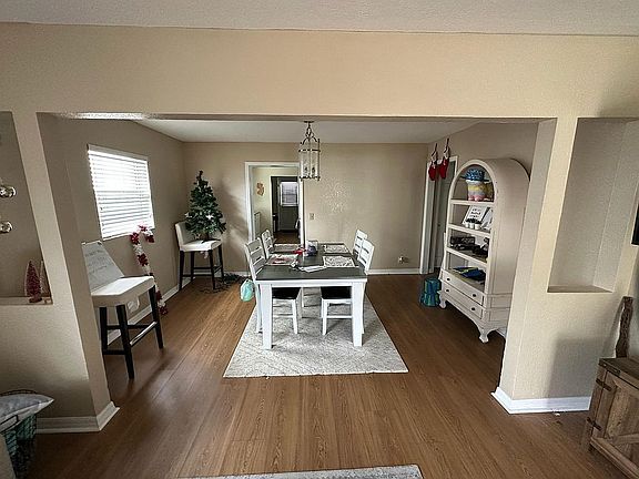 3rd image of 3619 W De Leon St