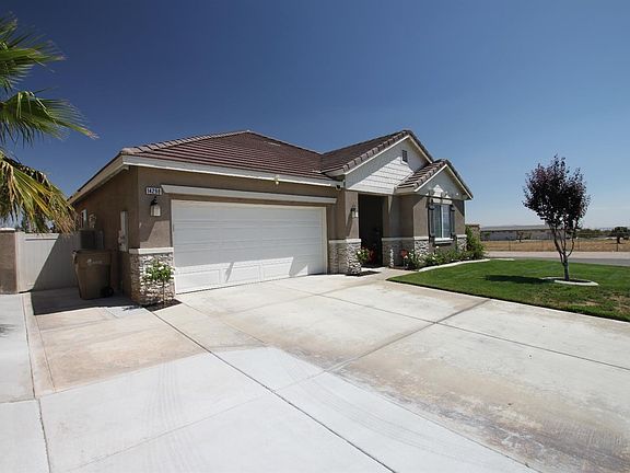 5th image of 14298 Desert Rose St
