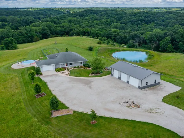 13186 Clearview Ct, Moravia, IA 52571