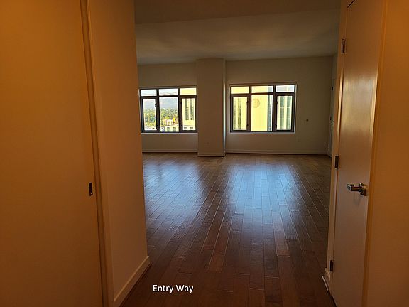 3rd image of 175 W Saint James St Unit 1309