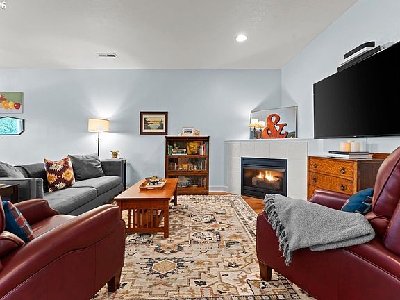 3rd image of 21123 NE Osburn Loop
