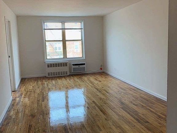 4th image of 142-09 Barclay Ave #5