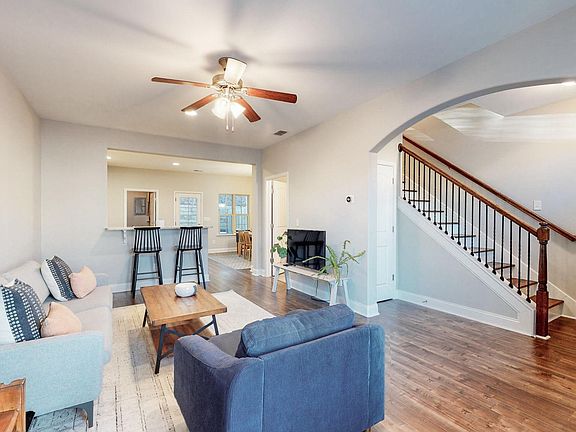 2nd image of 514 Harpeth Park Dr