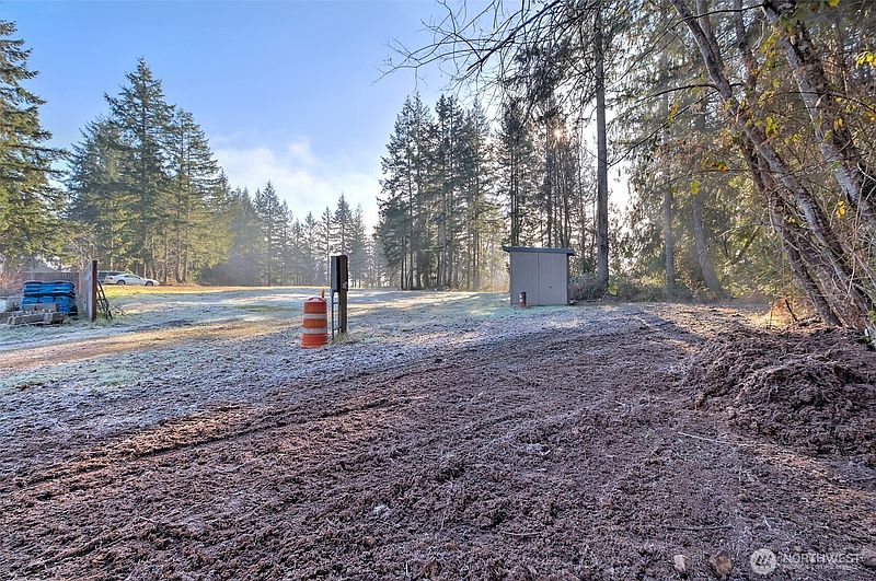 4th image of 660 SE Cook Plant Farm Road