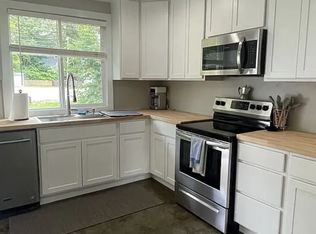 68434 Ginger St, Edwardsburg, MI 49112