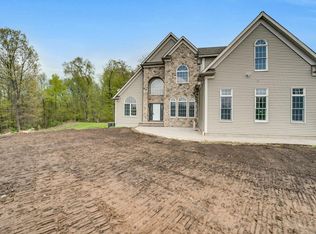 90 Bunn Rd, Hamburg, NJ 07419