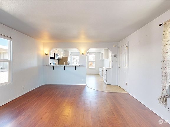 4th image of 1336 Brooklyn Drive