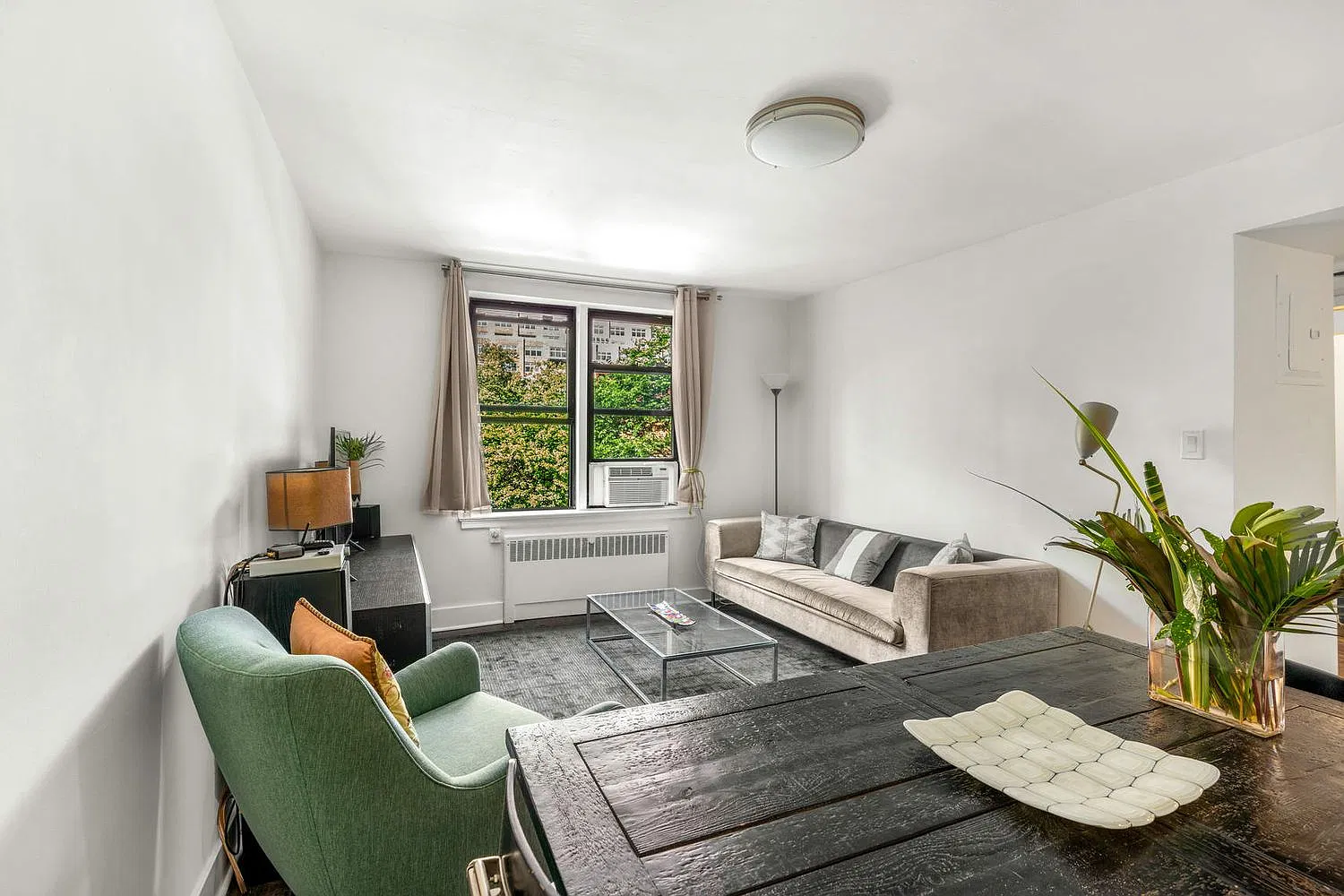 305 West 18th Street — Photo 3