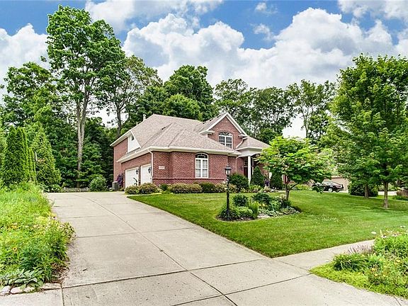 3rd image of 1338 Meadow Moor Dr