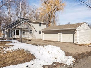 12 Interlachen Ct, Tonka Bay, MN 55331