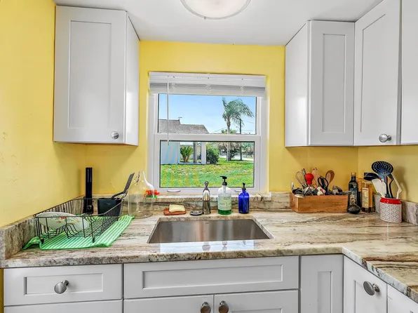 5595 SE 46th Avenue, Stuart, FL 34997