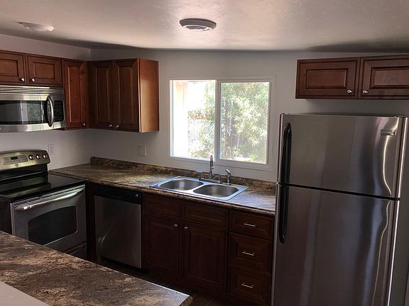 4th image of 419 W Pennsylvania Dr