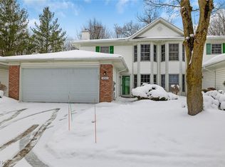 18505 Woodside Xing S, Strongsville, OH