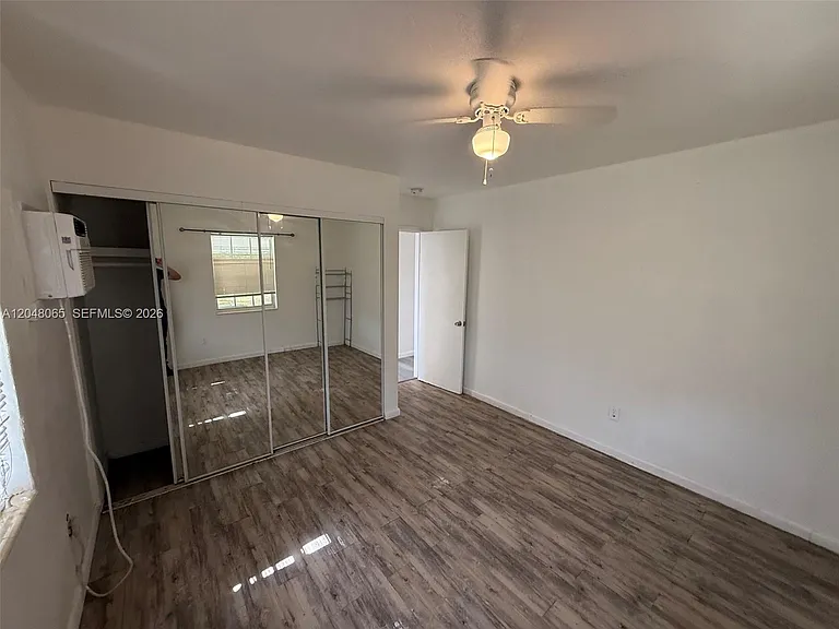 34 SW 5th St #1-2 — Photo 10