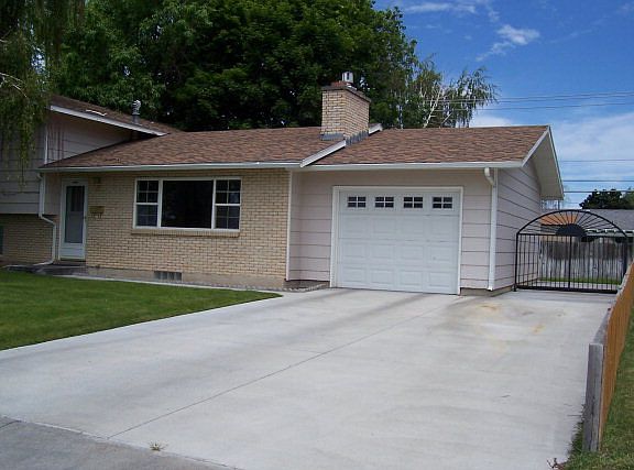 2nd image of 1900 Brentwood Dr