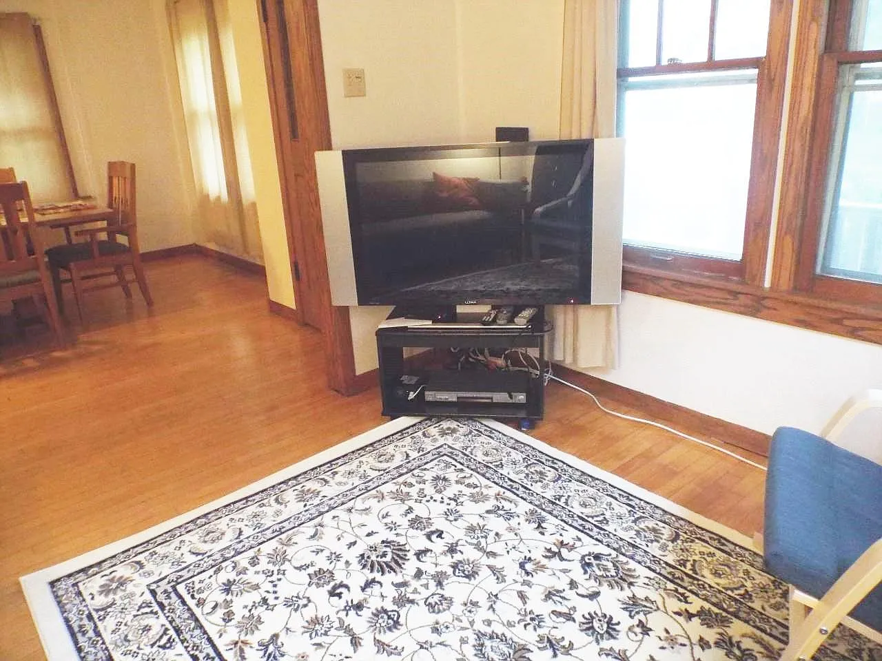 811 E Otjen St — Photo 3