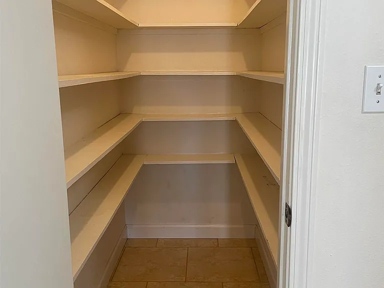 1303 N Cedar St — Photo 18
