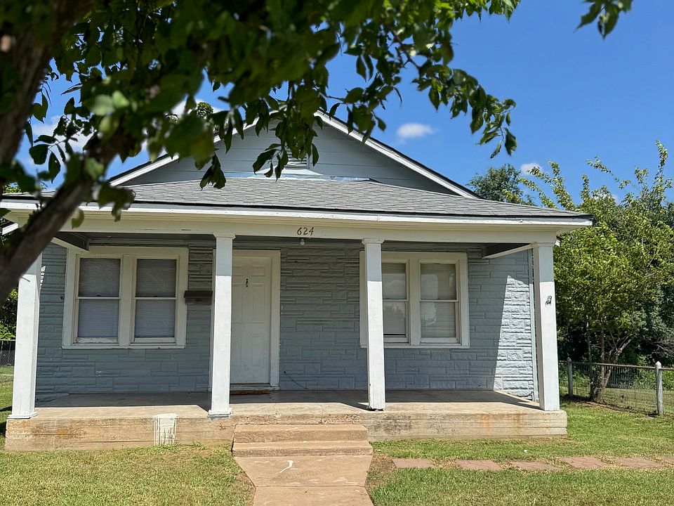 1st image of 624 Bennett Blvd
