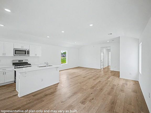 4th image of 3520 Maggie Rd