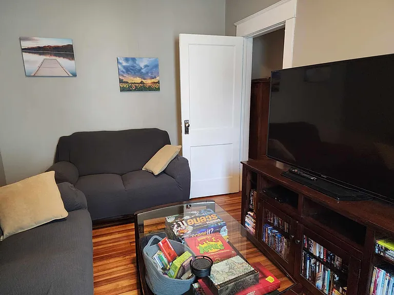 825 Wilson Ave — Photo 10
