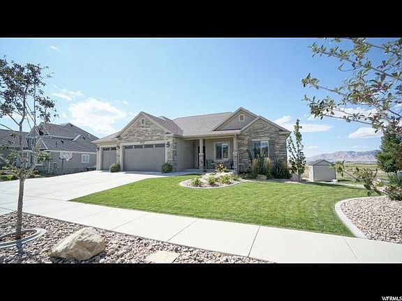 3rd image of 1512 S Harvest Ln