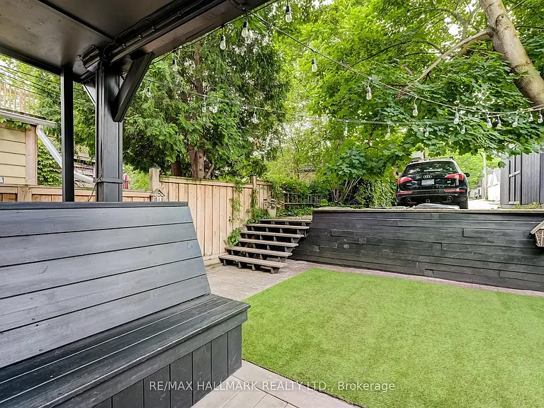 584 Logan Ave — Photo 25
