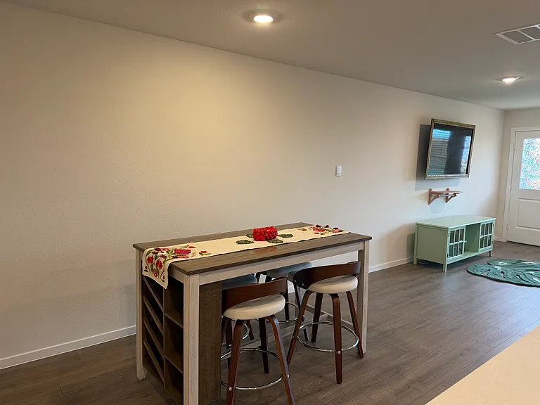 4468 Bonney Ave — Photo 3