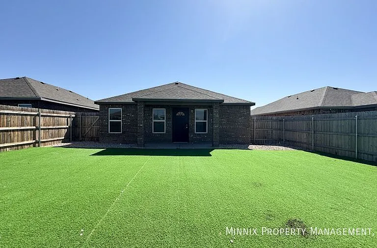2425 N Ave N — Photo 20