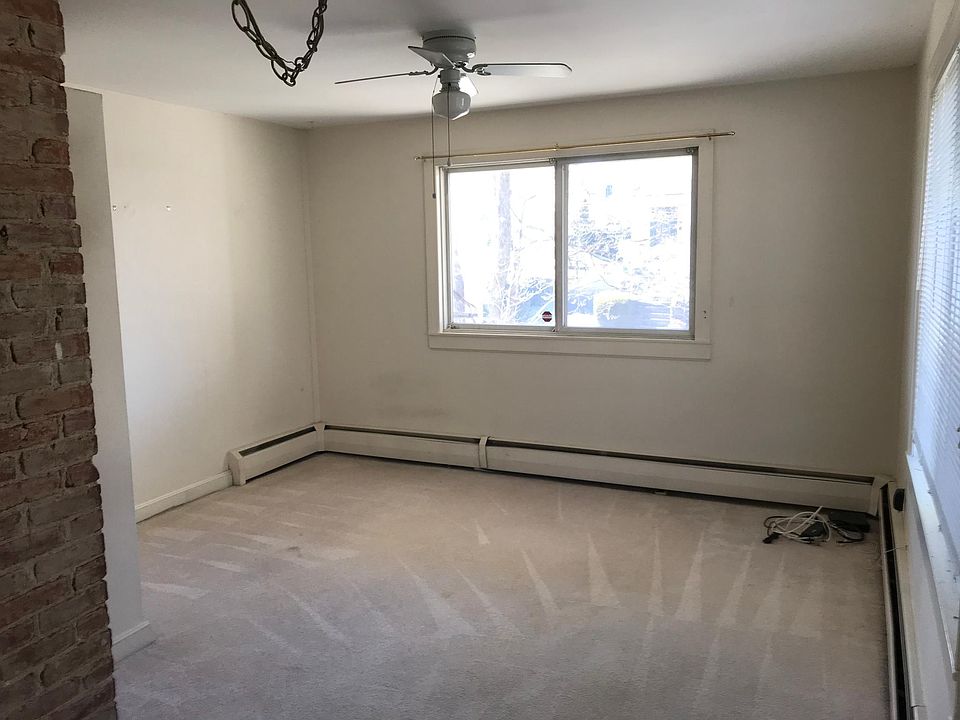 1st image of 103 Havemeyer Pl #1